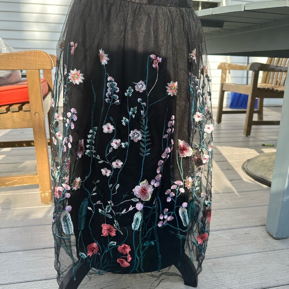 H&M tulle sheer skirt with flower embroidery size 6 - Picture 3 of 10